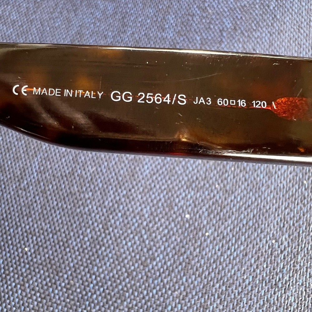 GUCCI SUNGLASSES IN EXCELLENT USED CONDITION - Picture 13 of 13